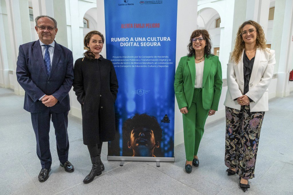 EMOJI PELIGRO REFLEXIONA SOBRE REDES SOCIALES