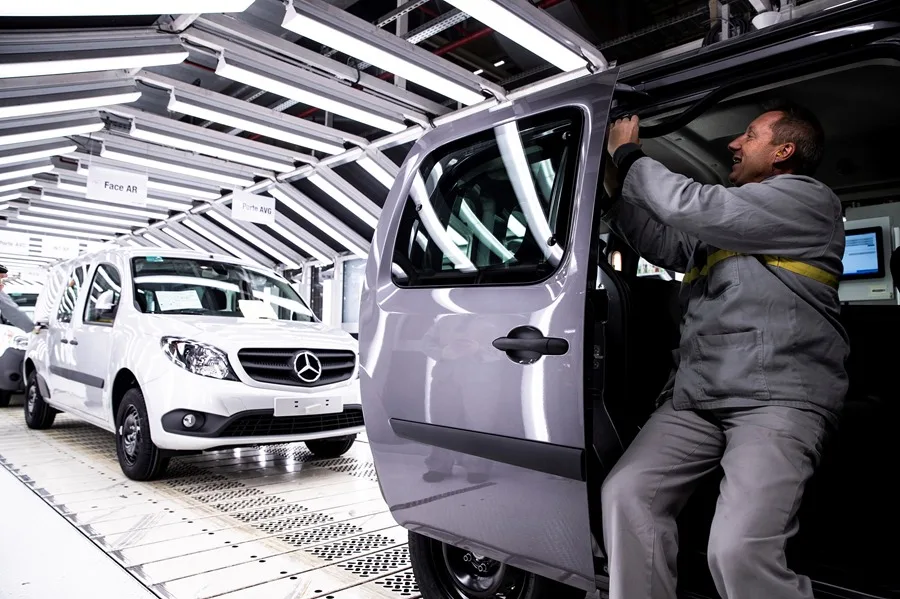 PAROS EN LA INDUSTRIA AUTOMOTRIZ EUROPEA