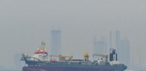 Ministro de energía de EEUU: El bloqueo del estrecho de Ormuz es un "malestar pasajero"