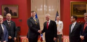 Chile y Estados Unidos firman acuerdo de consultas sobre minerales críticos y tierras raras