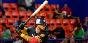Andretty-Cordero-se-une-a-los-Tigres-del-Licey-como-agente-libre_.jpg