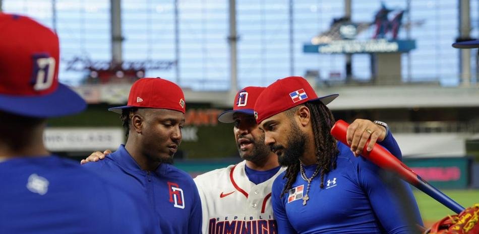 EQUIPO-DOMINICANO-SE-PREPARA-EN-MIAMI_.jpg