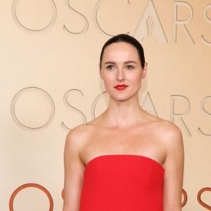 Rosa-Byrne-y-Renate-Reinsve-deslumbran-en-la-alfombra-roja-de-los-Oscar_-1.jpg