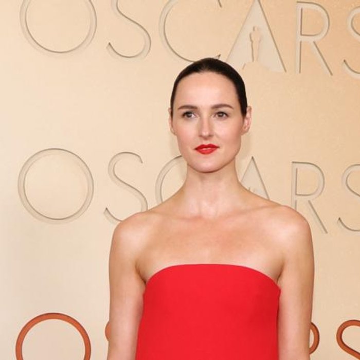 Rosa-Byrne-y-Renate-Reinsve-deslumbran-en-la-alfombra-roja-de-los-Oscar_-2.jpg