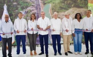 ABINADER-INAUGURA-AMPLIACION-VIAL-EN-SAMANA_-1.jpg
