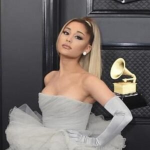 ARIANA-GRANDE-LANZARA-SU-NUEVO-ALBUM-‘PETAL-EL-31-DE-JULIO_.jpg