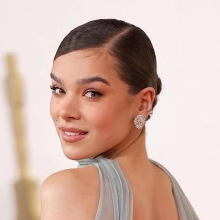HAILEE-STEINFELD-DA-LA-BIENVENIDA-A-SU-HIJA_.jpg