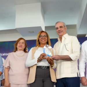 ABINADER-CONTINUARA-APOYANDO-EL-SUBSIDIO-A-LOS-FERTILIZANTES_.jpg