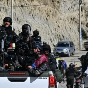 BOLIVIA-ALTERCADOS-CON-FUERZAS-DE-ORDEN-RESULTAN-EN-57-ARRESTOS_.jpg