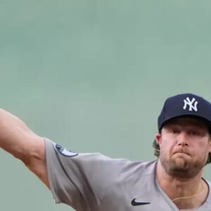 COLE-REGISTRA-10-Ks-YANKEES-VENCEN-Y-SIGUEN-DOMINANDO-A-REALES_.jpg
