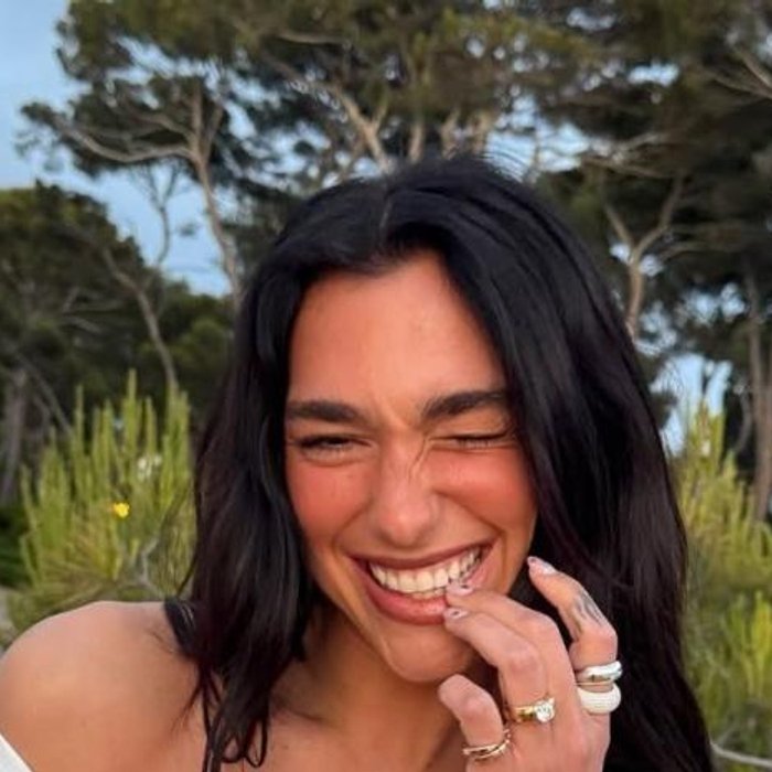 DUA-LIPA-ORGANIZA-SU-BODA-EN-SICILIA-EN-JUNIO_.jpg