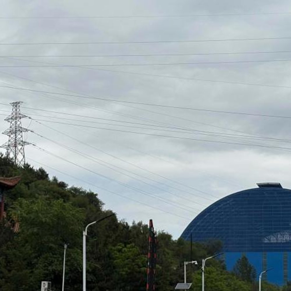 EQUIPOS-BUSCAN-SUPERVIVIENTES-TRAS-LETAL-EXPLOSION-EN-MINA-CHINA_.jpg