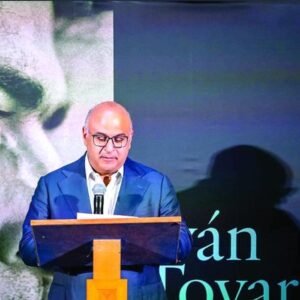 Ivan-Tovar-y-su-destacado-regreso-en-la-61a-Bienal-de-Venecia_.jpg