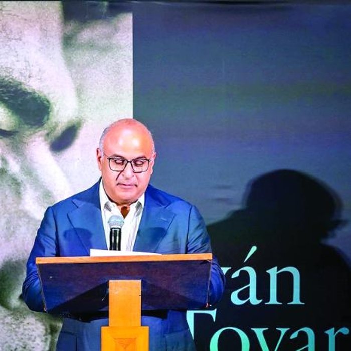 Ivan-Tovar-y-su-destacado-regreso-en-la-61a-Bienal-de-Venecia_.jpg