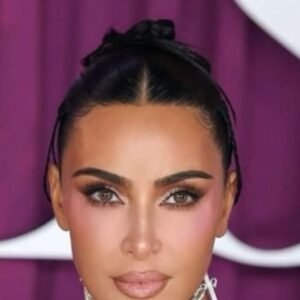 Kim-Kardashian-solicita-un-euro-simbolico-como-indemnizacion-por-el-robo-en-Paris-de-2016_.jpg