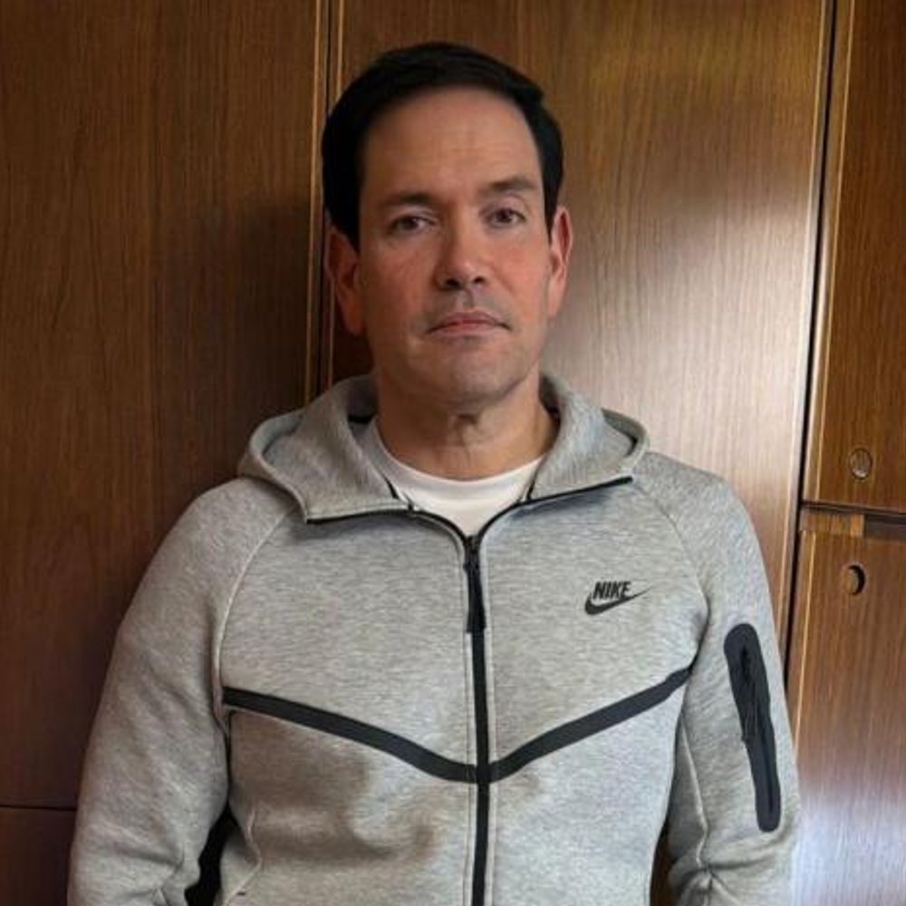 MARCO-RUBIO-VISTE-INDUMENTARIA-DEPORTIVA-DE-NICOLAS-MADURO-AL-SER-DETENIDO_.jpg