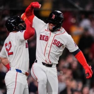 RAFAELA-BATEA-HOMERUN-DECISIVO-Y-GANA-PARA-BOSTON-CONTRA-PHILADELPHIA_.jpg