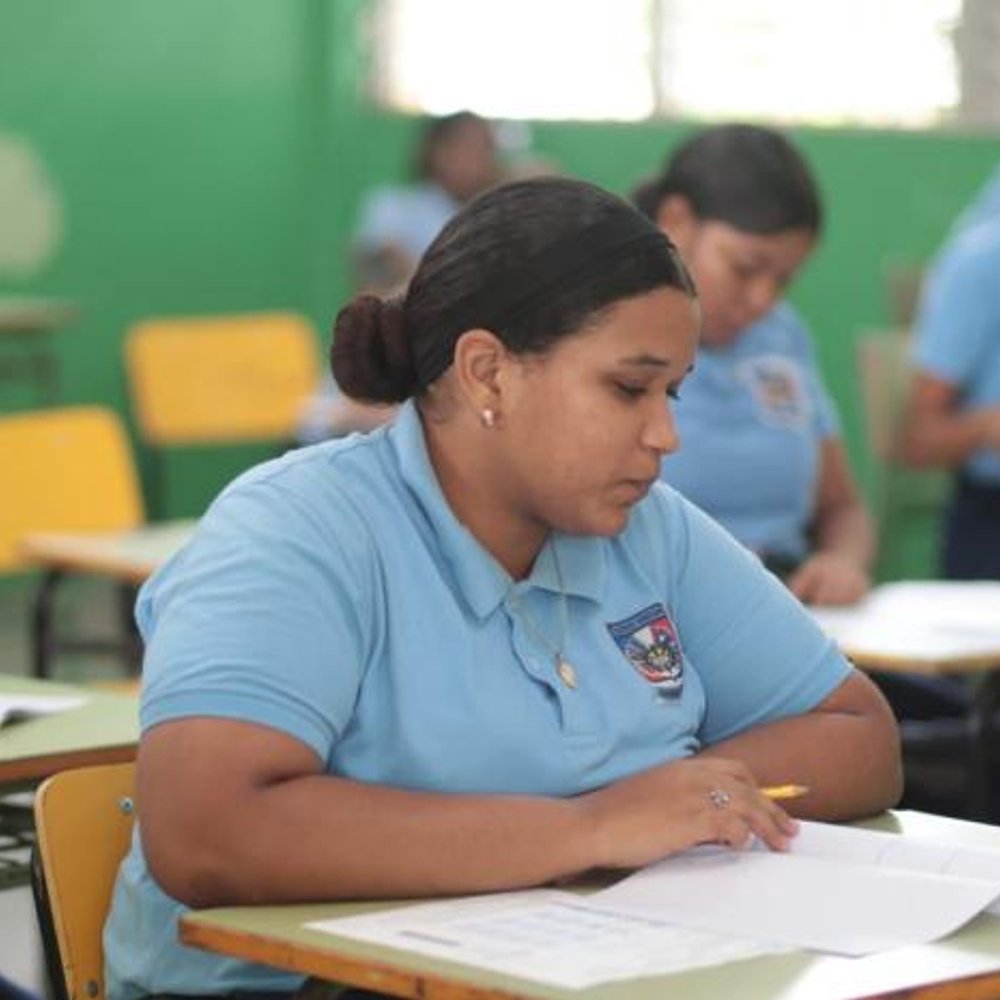 EDUCACION-LLAMA-111-MIL-ALUMNOS-PARA-EVALUACIONES-NACIONALES-2026_.jpg