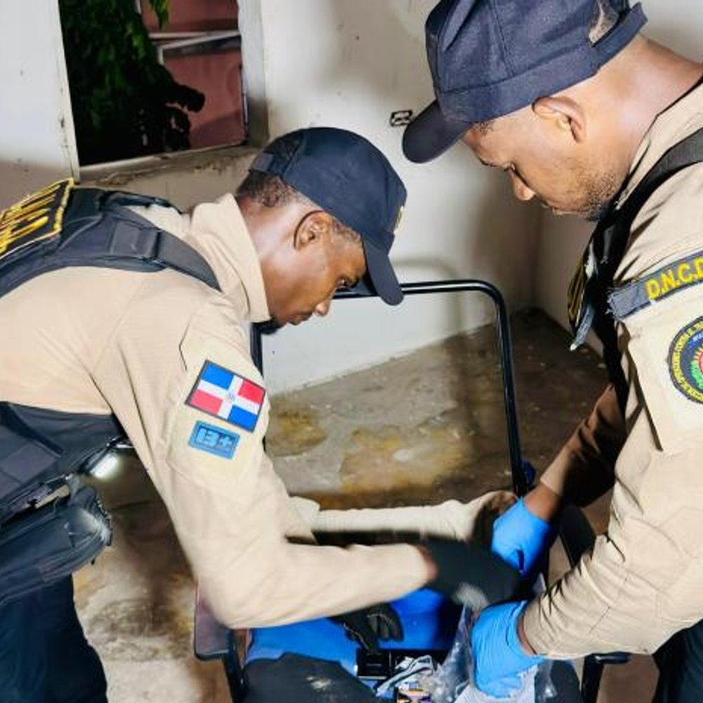 NUEVE-ARRESTOS-Y-7573G-DE-ESTUPEFACIENTES-CONFISCADOS-EN-SDO_.jpg
