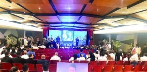 Homenaje-de-despedida-a-Alex-Bueno-en-Santiago_.jpg