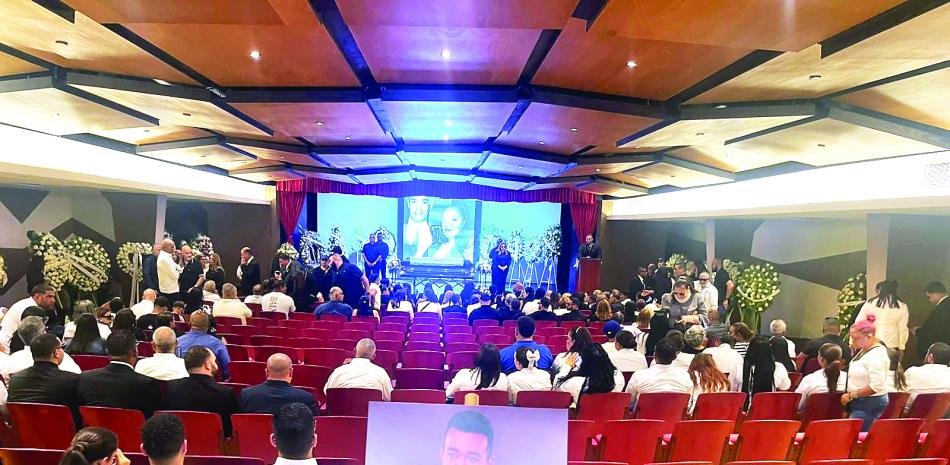 Homenaje-de-despedida-a-Alex-Bueno-en-Santiago_.jpg
