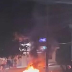 MANIFESTACIONES-Y-DESPERDICIOS-EN-EL-SEIBO-POR-FALLECIMIENTO-ACUSAN-POLICIA_.jpg