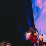 Harry Styles y la broma divertida de su guitarrista durante una petición de traducción en concierto