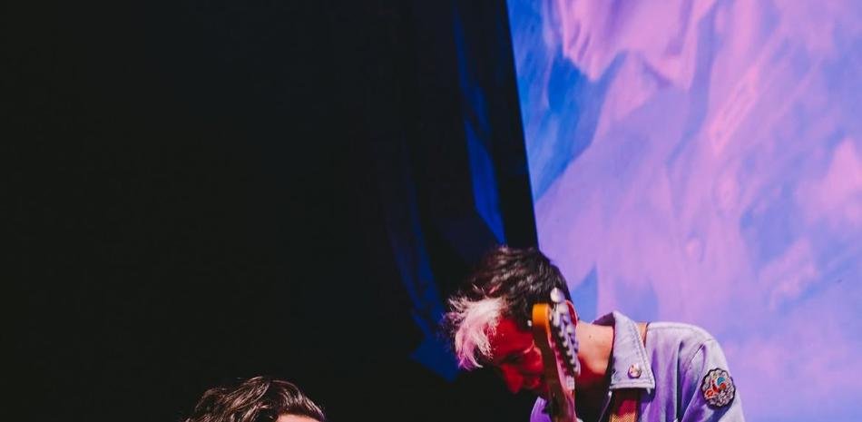 Harry-Styles-y-la-broma-divertida-de-su-guitarrista-durante-una-peticion-de-traduccion-en-concierto_.jpg