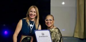 Wendy-Queliz-honrada-por-su-trayectoria-en-el-teatro-de-Massachusetts_.jpg